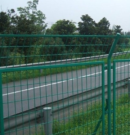 公路护栏网3