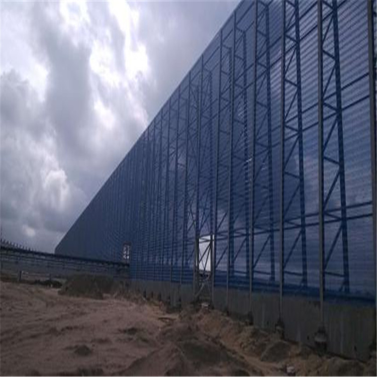 哈密地区防风挡墙